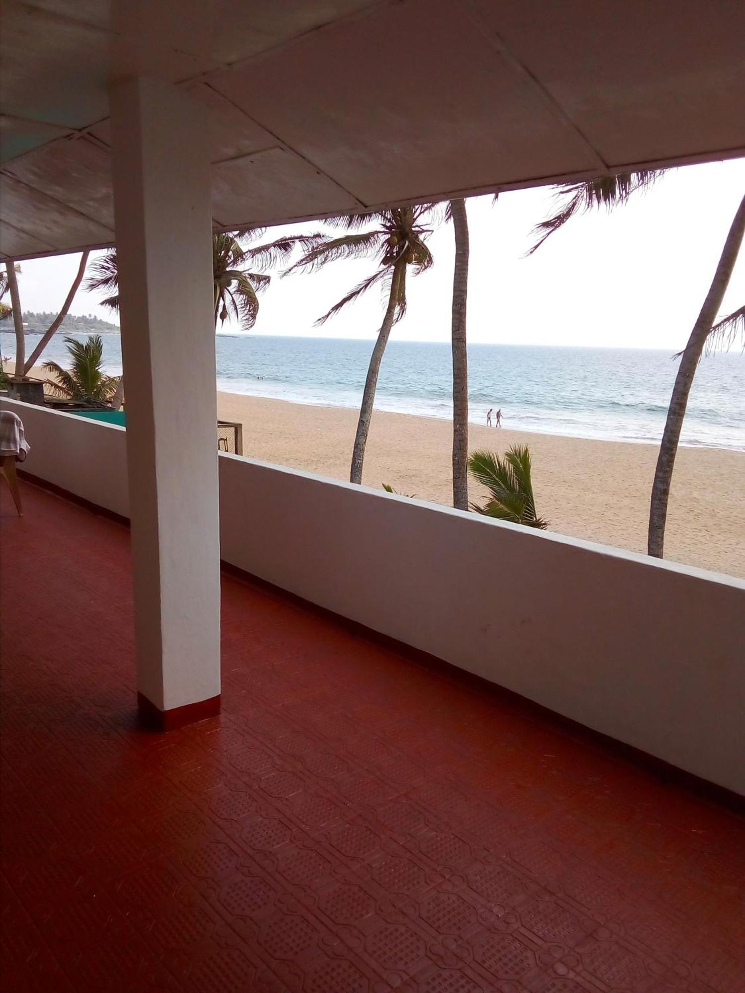 New Seaside Inn Хиккадува Экстерьер фото