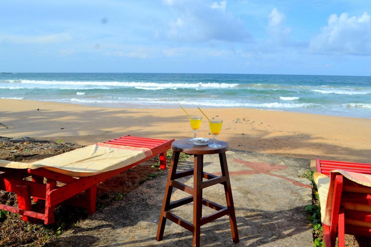 New Seaside Inn Хиккадува Экстерьер фото