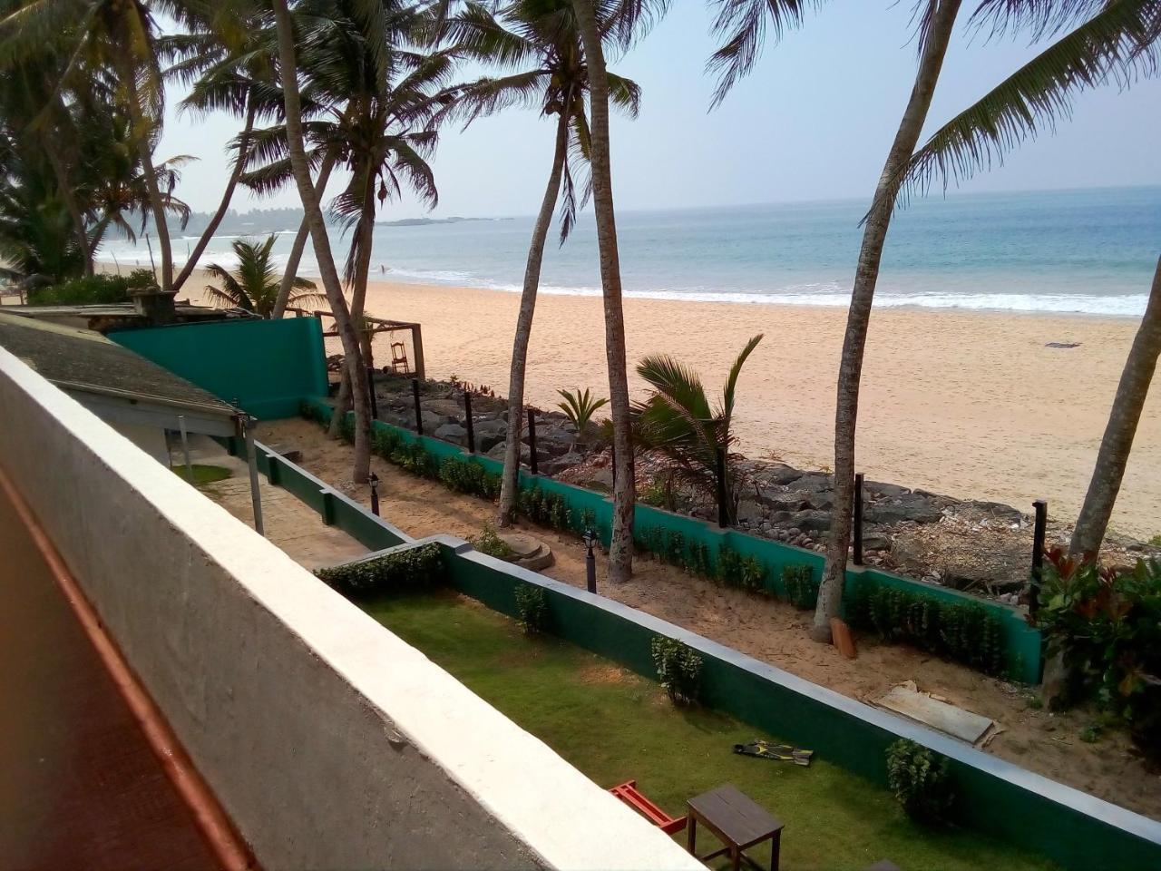 New Seaside Inn Хиккадува Экстерьер фото