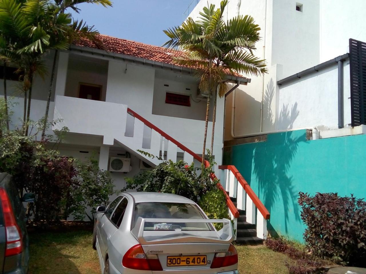 New Seaside Inn Хиккадува Экстерьер фото