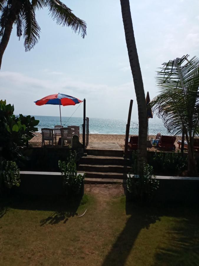 New Seaside Inn Хиккадува Экстерьер фото