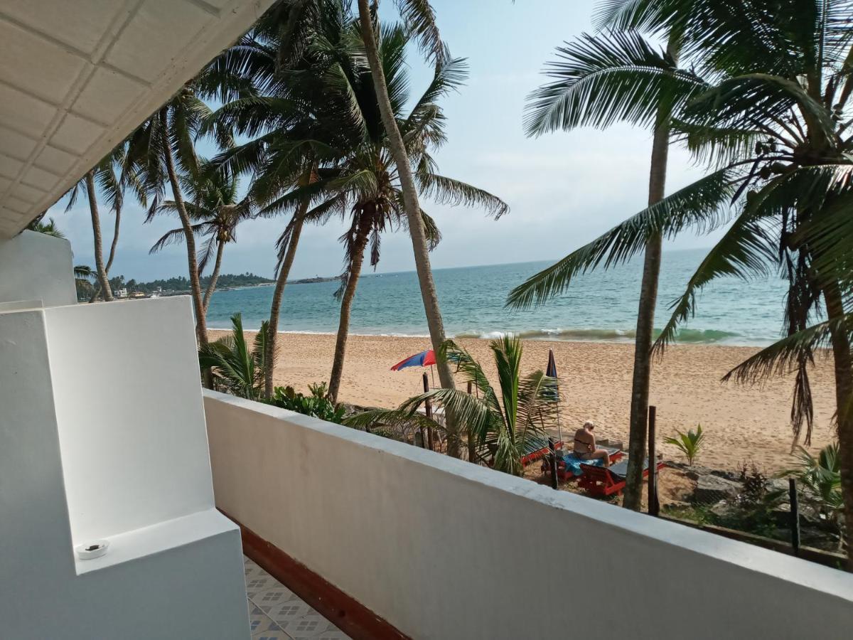 New Seaside Inn Хиккадува Экстерьер фото