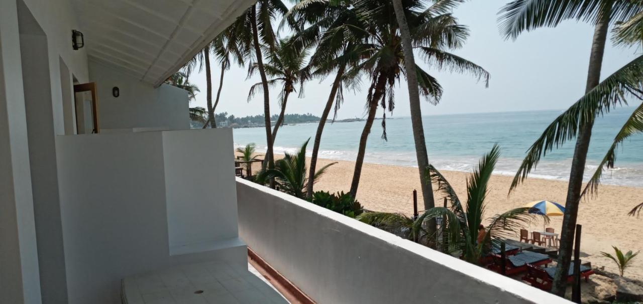 New Seaside Inn Хиккадува Экстерьер фото